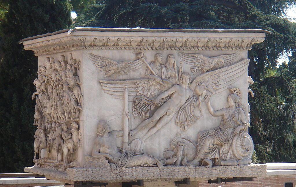 1024px Musei vaticani base colonna antonina 01106