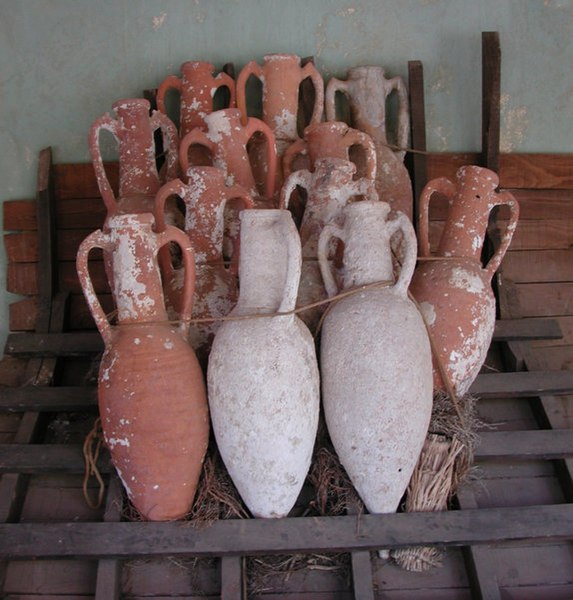 1280px Amphorae