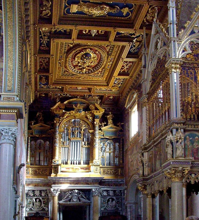800px Basilica di San Giovanni in Laterano interior 1