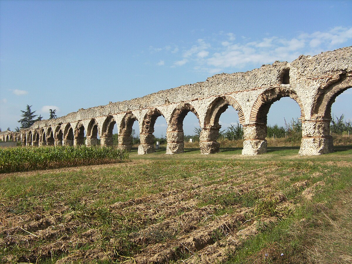 Aqueduc du Gier Chaponost Plat de lAir Conduite sur arc