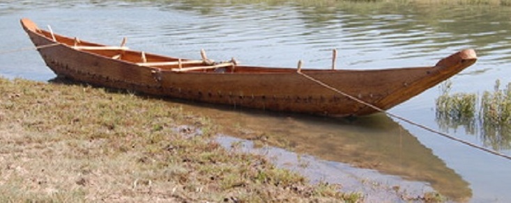 DOVER 10940 bronze age boat in faversham creek