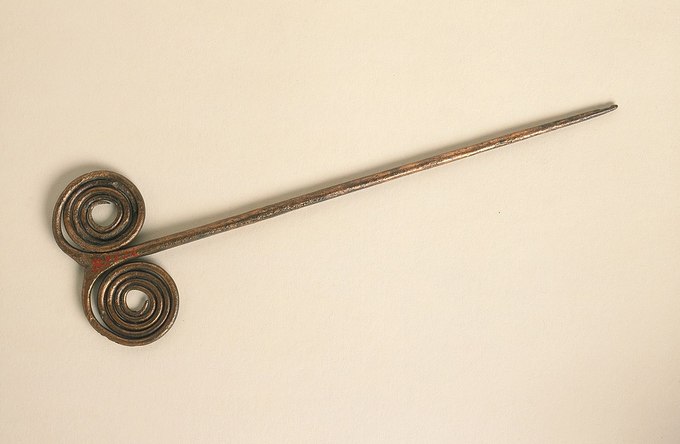 Double Spiral Pin LACMA M.76.97.672