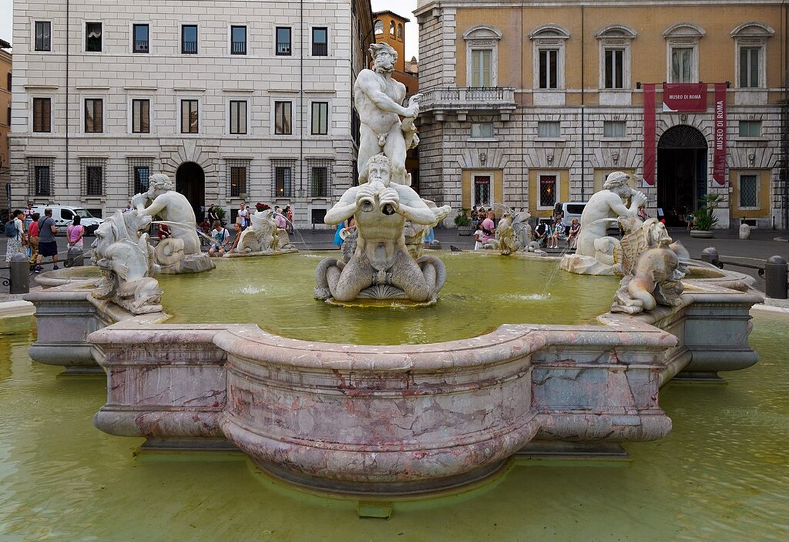 Fontana del Moro 1