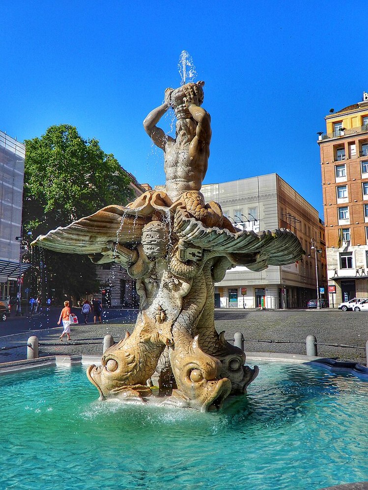 Fontana del Tritone June 2019