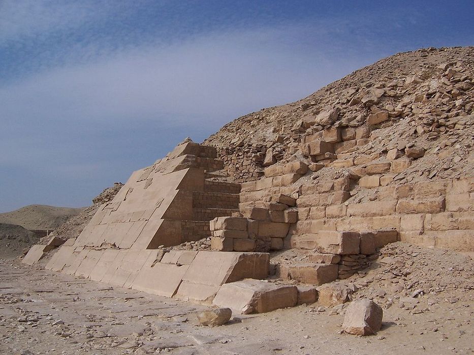 SakkaraPyramids of U