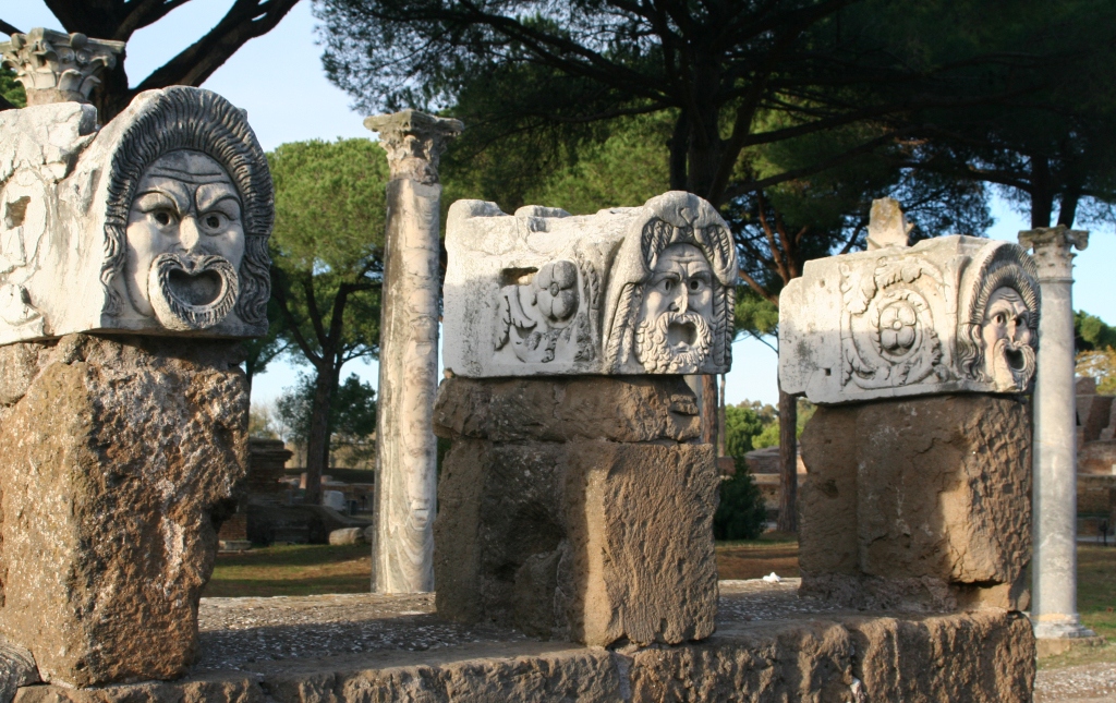 The Theatre at Ostia Antica maszk