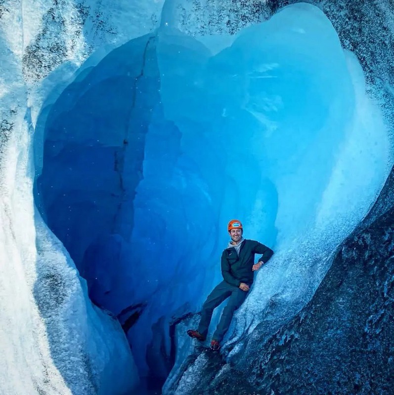glacier moulins