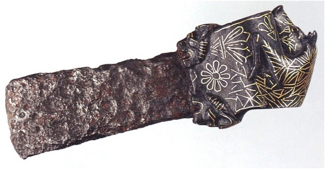 ugarit axe The axehead shown below is dated to the 14th 13th century BC